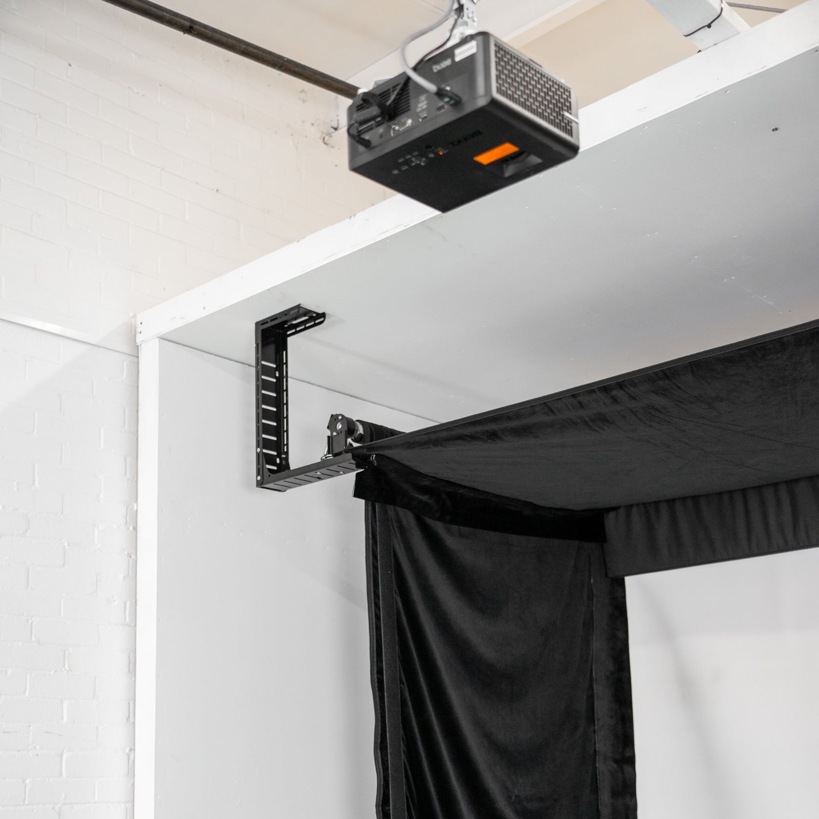 Golfbays Retractable Simbox Golf Simulator Enclosure - W 2.6m x H 3m x D 1.2m